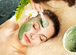 Sử dụng mặt nạ cải xoong và chanh là phương pháp làm đẹp tự nhiên