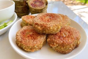 Hạn chế ăn bánh chưng rán để khộng bị nổi mun