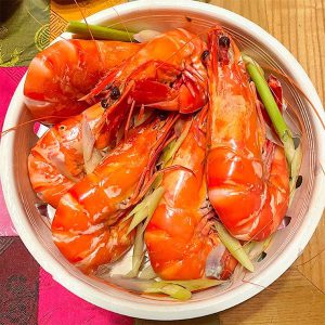 Tôm là một trong những thực phẩm nên tránh trong dịp Tết để không bị vận xui