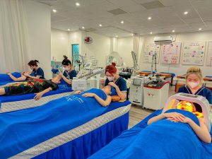 Spa truyền thống đòi hỏi sự đầu tư vào nhân sự , mặt bằng, máy móc,...